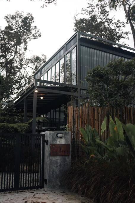 The Estate Hulu Rening - Private Retreat Cabin Batang Kali Exterior photo