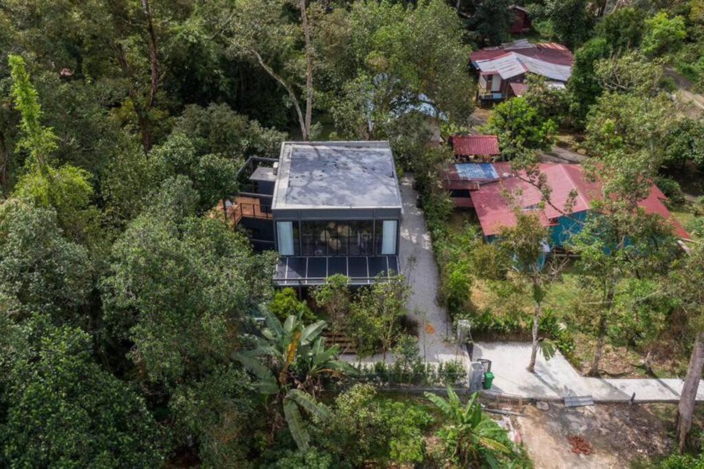The Estate Hulu Rening - Private Retreat Cabin Batang Kali Exterior photo