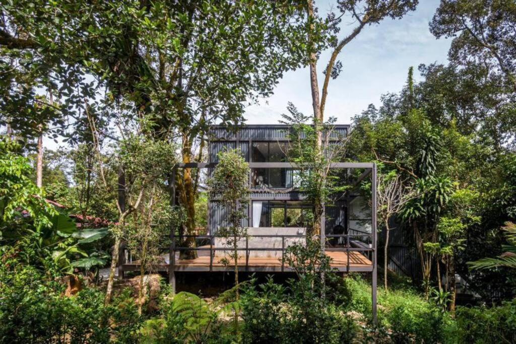 The Estate Hulu Rening - Private Retreat Cabin Batang Kali Exterior photo